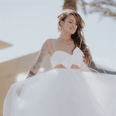 זאת החתונה הכי צבעונית ומגניבה שתראו